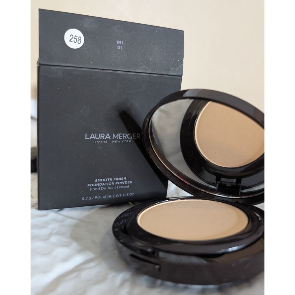 Laura Mercier Smooth Finish Foundation Powder 1N1 01 FULL SIZE NEW DISCONTINUED